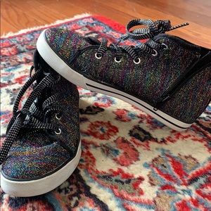 Kidpik girls size 2 high top sneakers